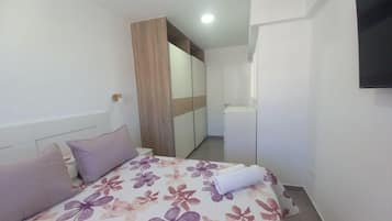 1 bedroom, free WiFi, bed sheets