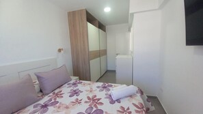 1 bedroom, free WiFi, bed sheets