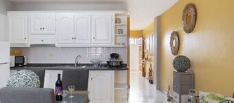 Apartment 'ParaĂso Playa' with Private Terrace, Wi-Fi and Air Conditioning