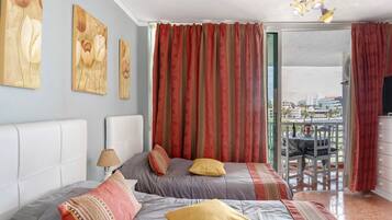 1 bedroom, free WiFi, bed sheets