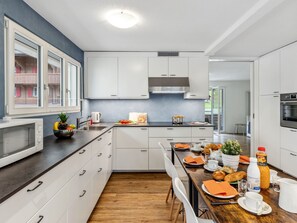 Frigorifero, microonde, forno, lavastoviglie