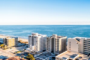 Exterior - Oceanfront Top-Floor 3BR with Balcony, Pool & Stunning Cherry Grove Views (North Myrtle Beach)