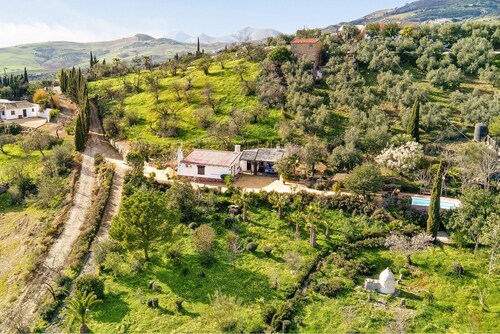 Holiday Home 'Casa Rural Villa Campito' with Mountain View, Private Pool and Wi-Fi