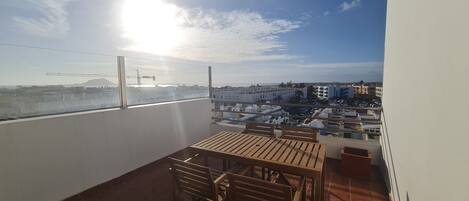 屋外ダイニングエリア