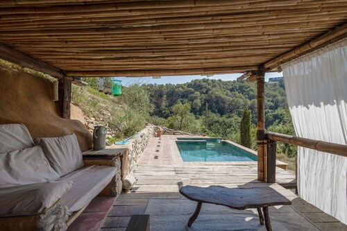 Maison de campagne "La Isla Verde" avec vue sur les montagnes, piscine privée et Wi-Fi