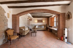 TV, lareira, DVD player