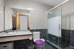 Doccia, asciugacapelli, asciugamani