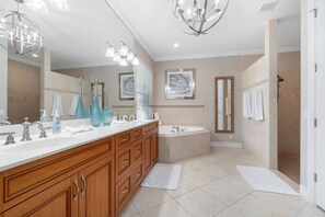 Shower, hair dryer, towels - Serene Home in the Estates Neighborhood ~Peaceful Location w/Pool, Spa, WiFi & Beaches Nearby (Marco Island)