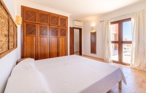 5 habitaciones, cuna de viaje y wifi gratis 