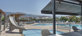 Studio Apartment 'Golden Sun  4' with Sea View, Shared Pool and Wi-Fi