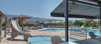 Studio Apartment 'Golden Sun  1' with Sea View, Shared Pool and Wi-Fi