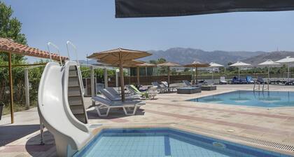 Studio 'Golden Sun 1' avec vue sur la mer, piscine partagée et Wi-Fi