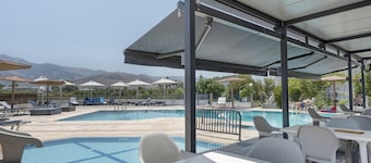 Studio Apartment 'Golden Sun 8' with Sea View, Shared Pool and Wi-Fi