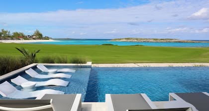Coral Cove Villa - Luxury Villa + Full Concierge!