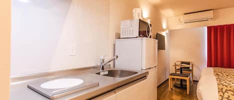 Standard Apartment, Mountain View | Laptop workspace, free WiFi, bed sheets