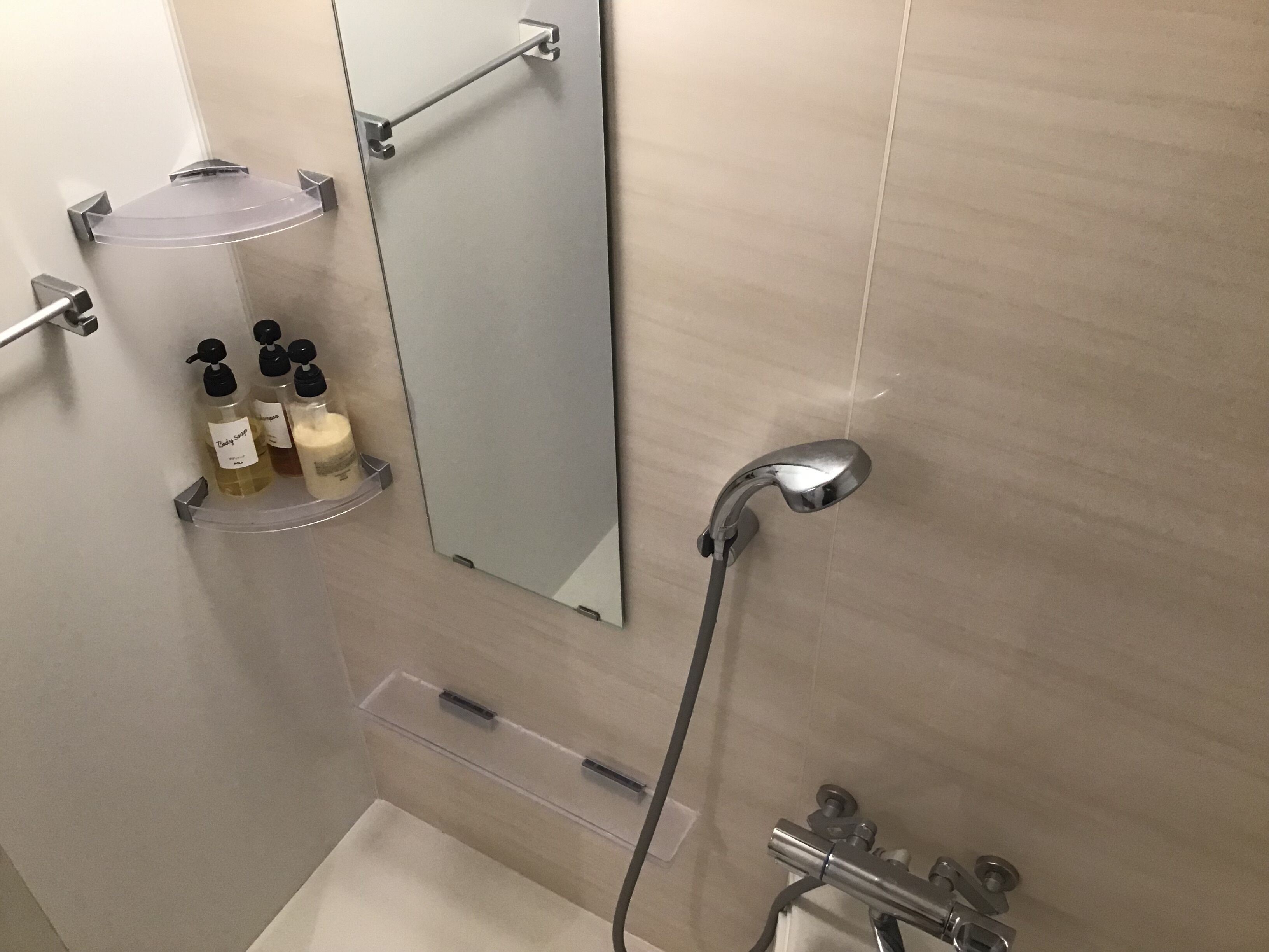 Standard Apartment, Mountain View | Bilik Mandi | Pengering rambut, bidet, tuala disediakan, sabun 