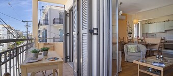 Apartment 'Casa Di Sole' with Balcony, Wi-Fi and Air Conditioning