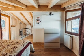 1 Schlafzimmer, Bügeleisen/Bügelbrett, Reisekinderbett, kostenloses WLAN