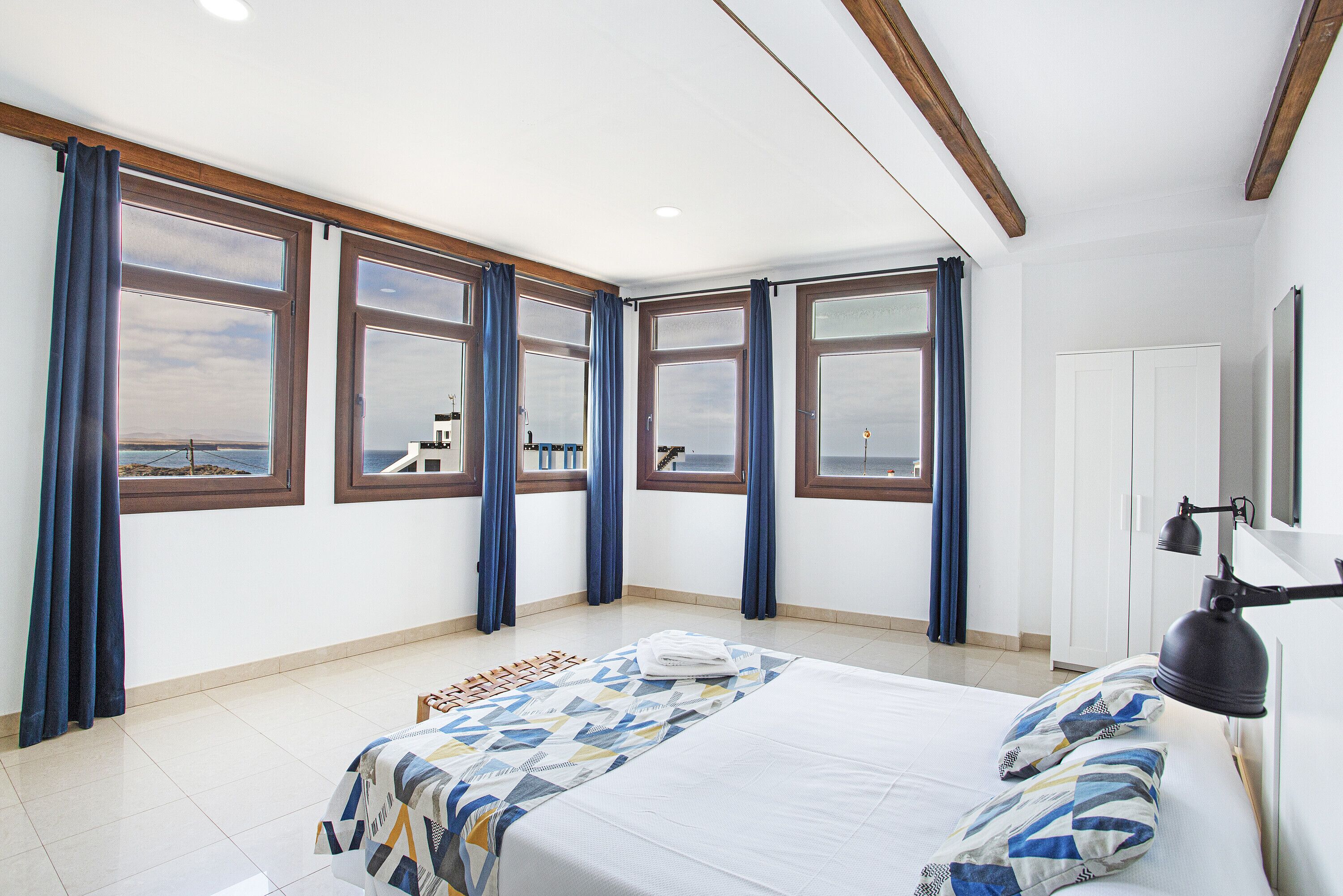 Wifi gratis y ropa de cama 