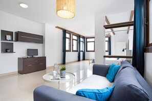 Living area - Vacation Studio 'Estudio Vista Mar 5' with Sea View, Shared Pool and Wi-Fi (El Cotillo)