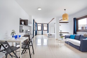 Living area - Vacation Studio 'Estudio Vista Mar 5' with Sea View, Shared Pool and Wi-Fi (El Cotillo)