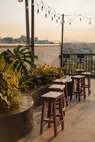 Desayuno con opciones de la cocina local incluido todos los días 