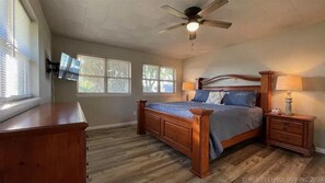 3 camere, una scrivania, ferro/asse da stiro, Wi-Fi gratuito