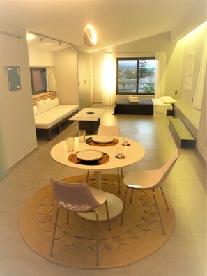1 bedroom, desk, iron/ironing board, WiFi