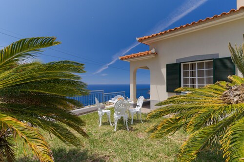 Familia Teixeira House by Atlantic Holiday