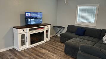 Smart TV, fireplace