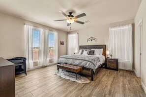 4 chambres, lit parapluie, Wi-Fi gratuit, draps fournis