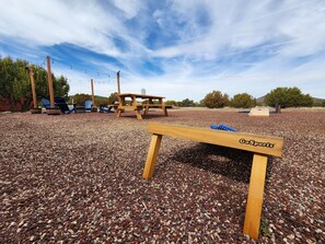 Property grounds - Charming Cabin Close to Grand Canyon South Rim, Family Friendly, Telescope, Fun! (Williams)