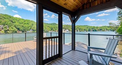 Lakefront retreat with private beach, games, dock & kayaks