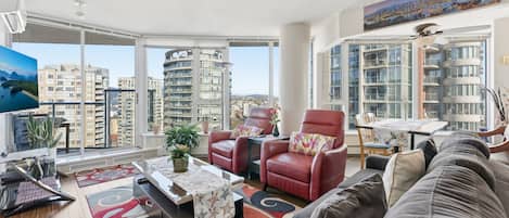 Smart TV, books, stereo