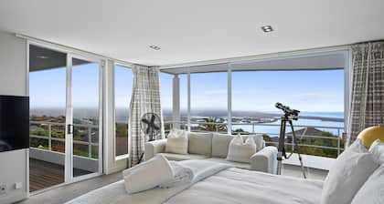 Panoramic City Views with Hot Tub