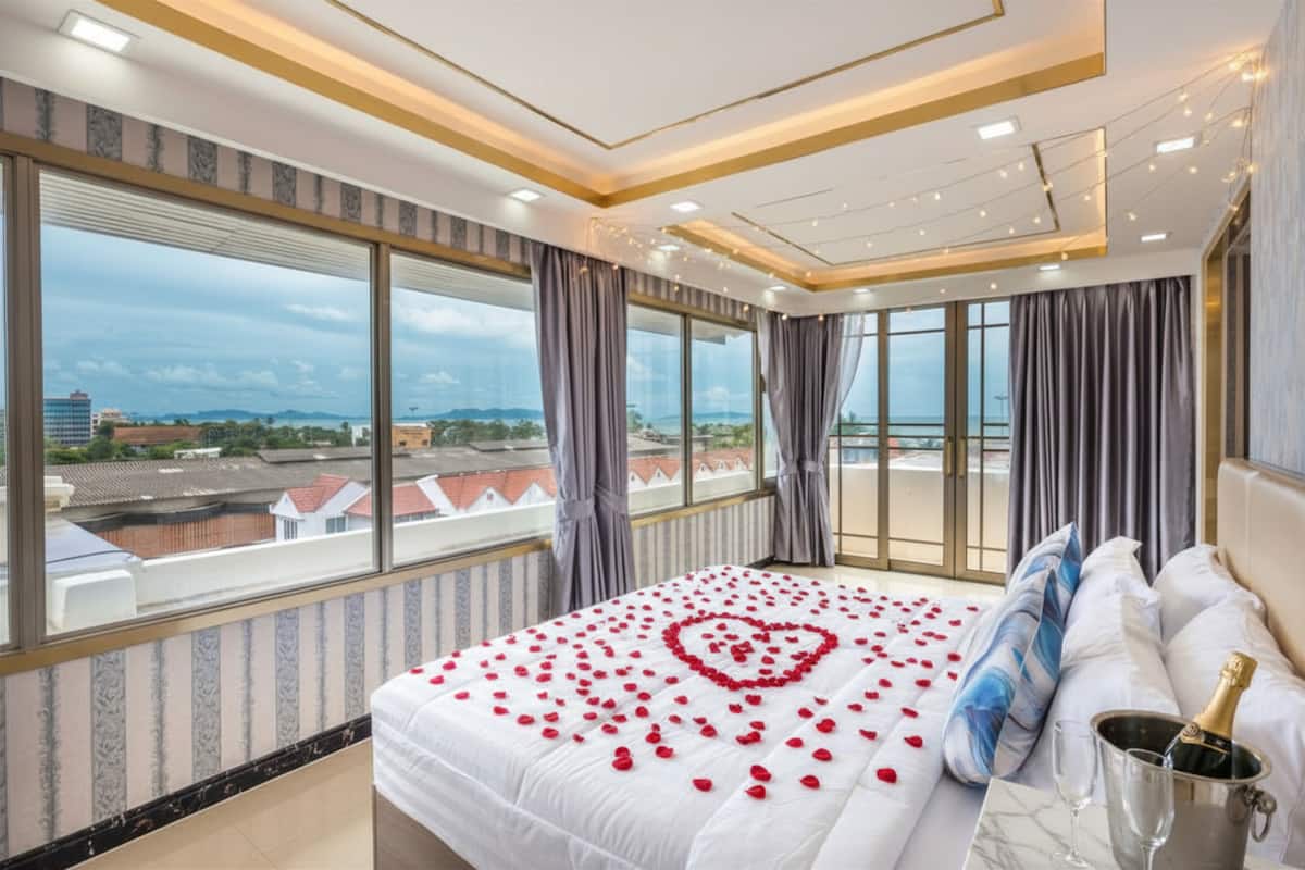 Honeymoon Suite, Ocean View, Corner | View from room