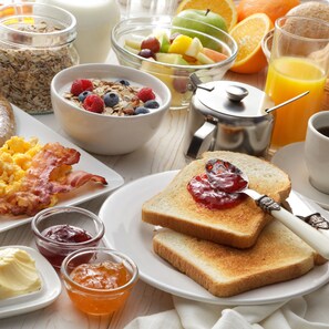 Daily full breakfast (THB 250 per person)