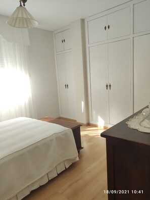 3 Schlafzimmer, Bügeleisen/Bügelbrett, WLAN, Bettwäsche