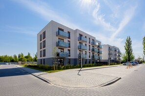 Exterior - Apartment With Garden by Renters (Lesznowola)