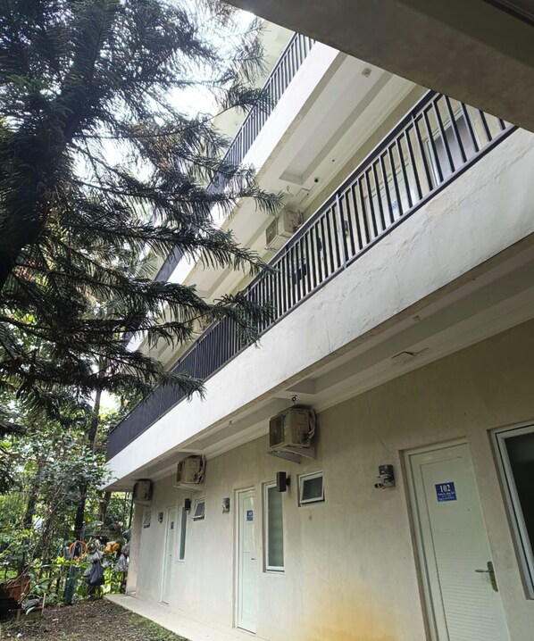 Exterior - OYO 93932 Paviliun Dr Edison Syariah (Bogor)