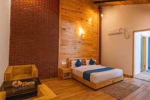 Luxury Room, Pool View | Desk, iron/ironing board, free WiFi, bed sheets