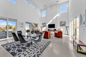 Interior - Beautiful Mid Century House in Luxury Miralon Gated Community! (Palm Springs)