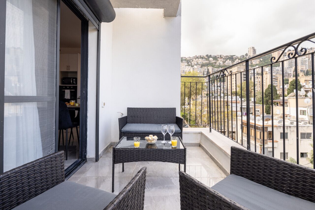 Apartment, Mountain View | Front of property