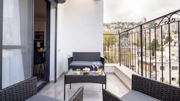 Apartment, Mountain View | Front of property