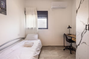 3 bedrooms, blackout drapes, iron/ironing board, free WiFi