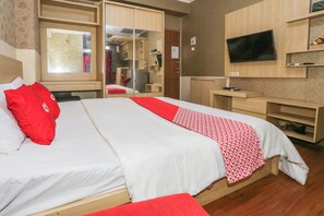 Quarto casal luxo | Escrivaninha, Wi-Fi de cortesia, roupa de cama