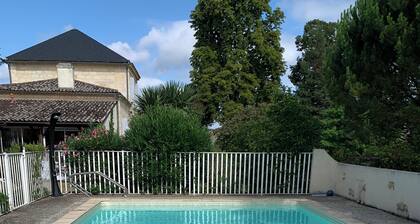 Grand Gîte sur les Terres de Graves au Bord de la Garonne