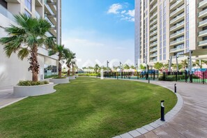 Terrace/patio - Staycae Holiday Homes - Aykon C (Dubai)