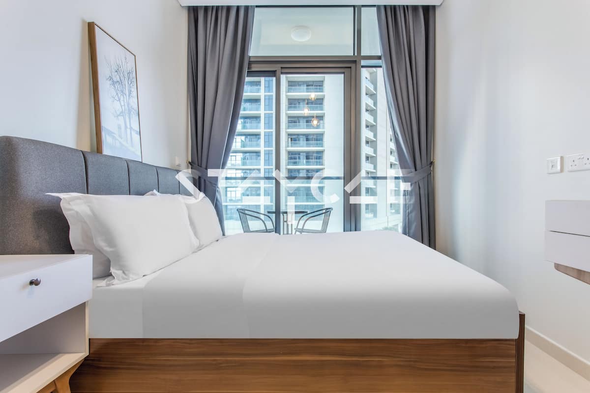 3 bedrooms, Select Comfort beds, minibar, desk