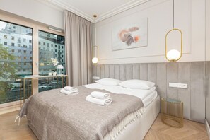 アパートメント 1 ベッドルーム バルコニー | 1 室のベッドルーム、デスク 、ノートパソコン用作業スペース、ベッドシーツ